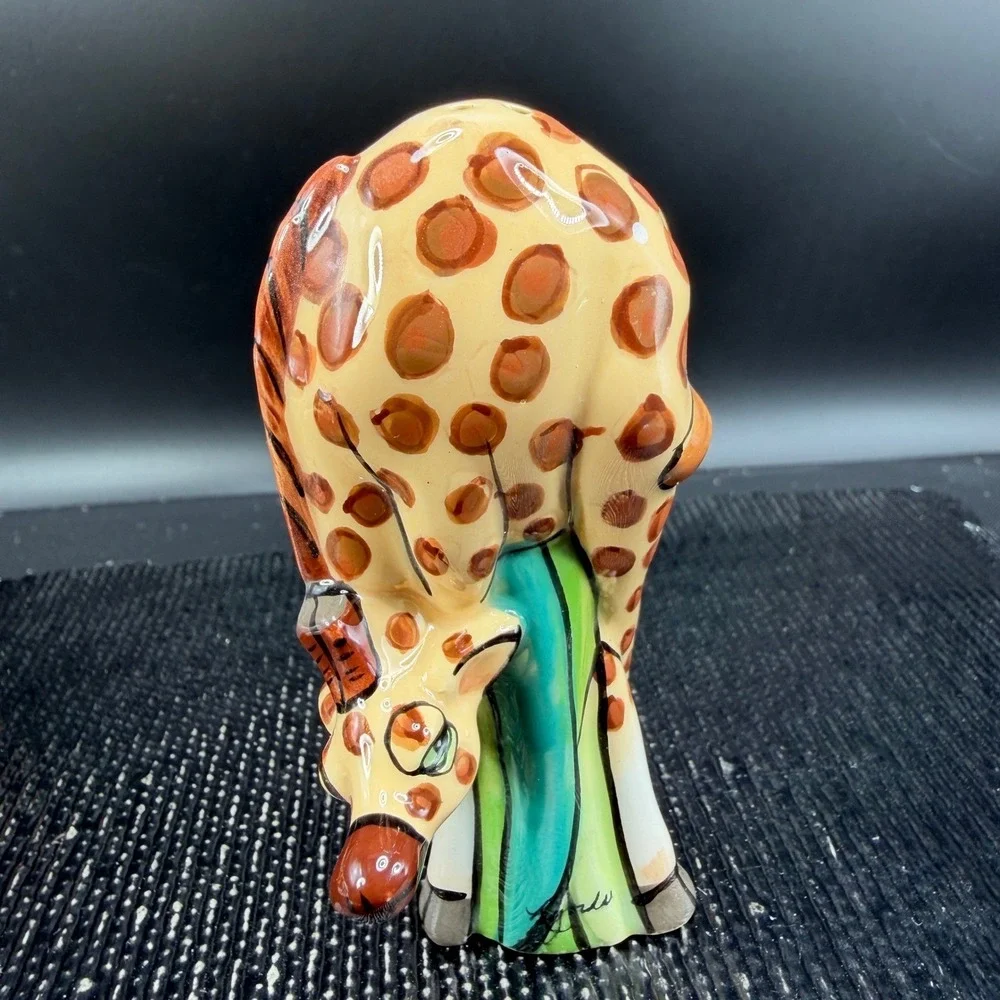 Blue Sky Ceramic Giraffe Salt and Pepper‎ Shaker Set Brown Tan Hand Painted 4in